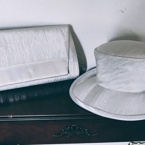 Hats & Purses - Picture 7 of 8